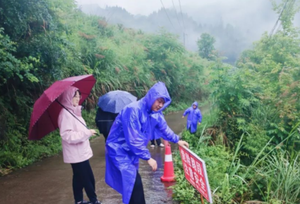 战洪抢险——10张图片见证湘西州司法行政系统闻“汛”而动瞬间