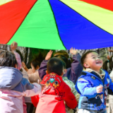 好评中国丨民生暖意润民心 实干绘就“幸福卷”