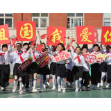好评中国丨把担当写进青春里，就是最好的国庆献礼