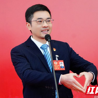 两会热旋律③丨葛鹏：共创无障碍环境，让文明长沙有高度更有温度！