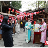 古韵老渔村里的元宵氛围感拉满 消费热情得以释放