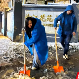 组图 |长沙市天心区新开铺街道：清雪有力度 服务有温度