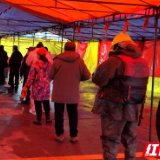 党员志愿者来助力 扎实做好春节后返乡返岗返工疫情防控工作