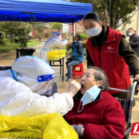 视频 | 采样一人平均20余秒！长沙天心区核酸检测“快精准稳”