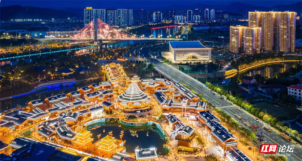 《怀化榆树湾》田文国 摄.jpg