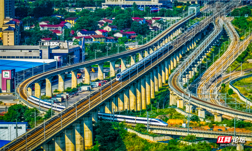 《怀化高铁枢纽中心》申运明   摄     .jpg