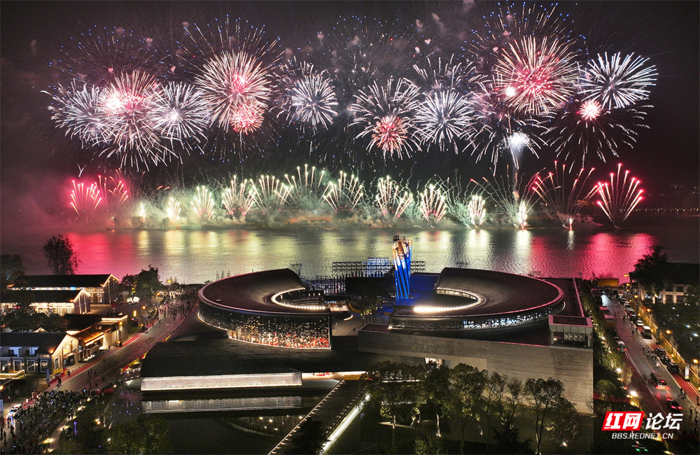 《袁隆平纪念馆》杨锡建   摄 .jpg