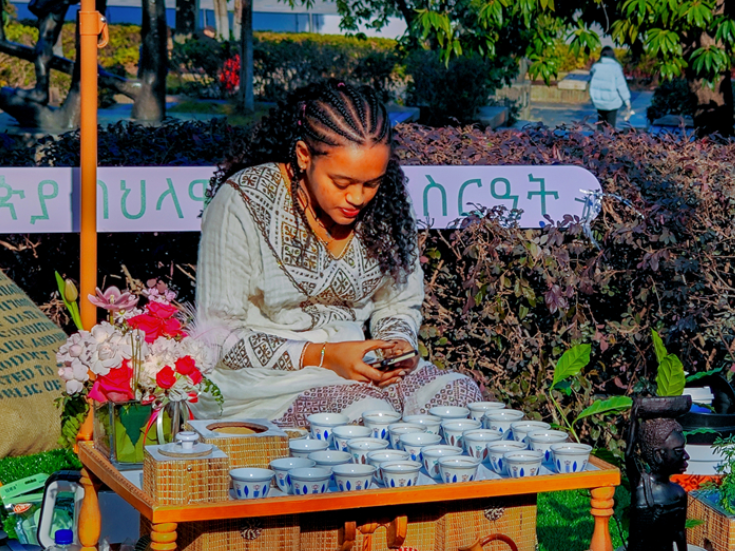 来自咖啡故乡的手，握住制造名城的晨光