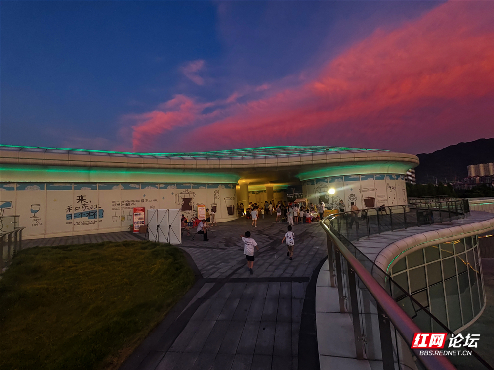 nEO_IMG_IMG_20250715_193135 拷贝.jpg