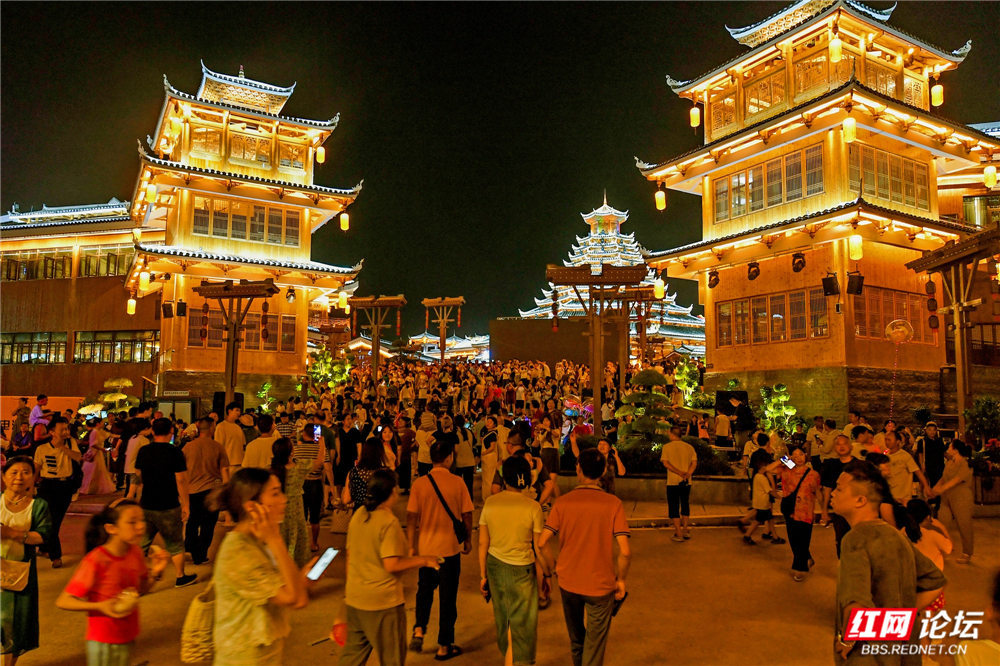 014 相约“黄金楼”.jpg