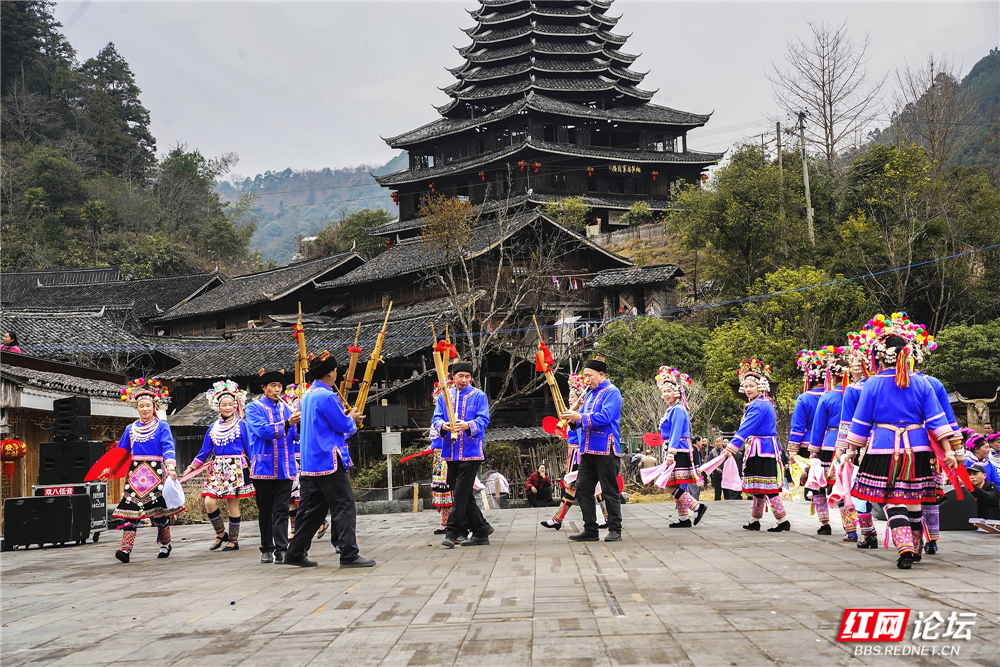 076 文艺汇演-芦笙踩堂.jpg