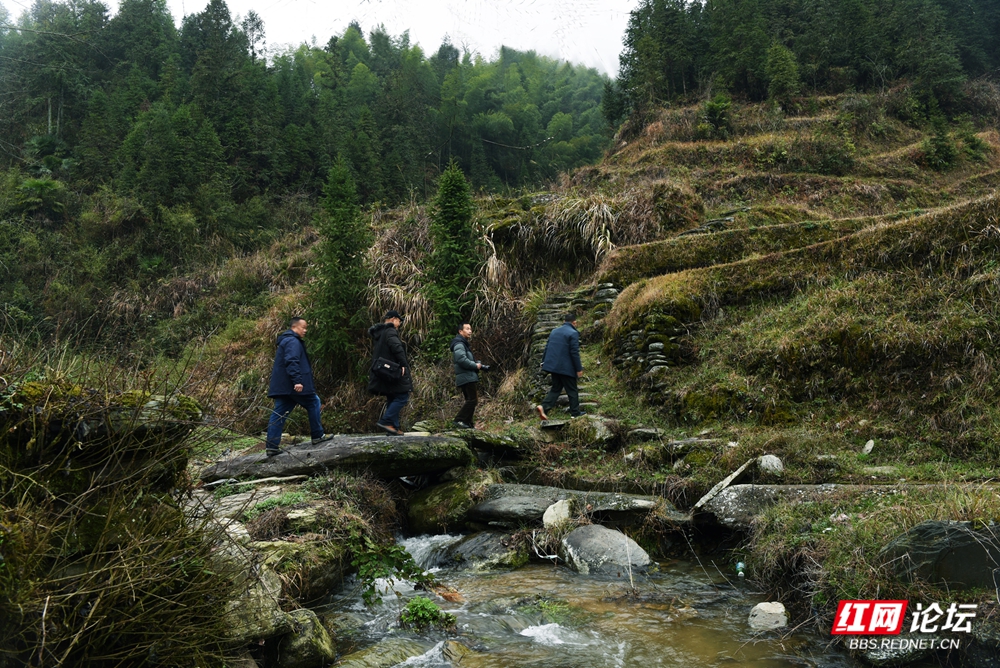 02 重走红军长征路.jpg
