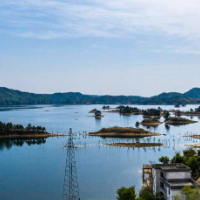 航拍岳阳“相思湖”，极目楚天舒，天蓝蓝水清清