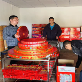 我爱湘潭我的家｜白石镇：开展清明节期间烟花爆竹安全检查，守护节日安全