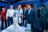 胡贺波参观“我爱湘潭我的家·红色匠造·智创未来”职工创新成果展