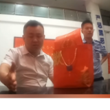 市民就医途中拾到大量现金，与民警一起物归原主