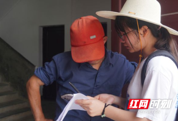 湖南科大学子解码“稻虾共舞”新经济 助力乡村振兴探新路