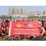 冷水江市河小青开展“保护母亲河”巡河净滩行动