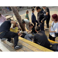 爱尔眼科医生及时救助突发心脏病老人