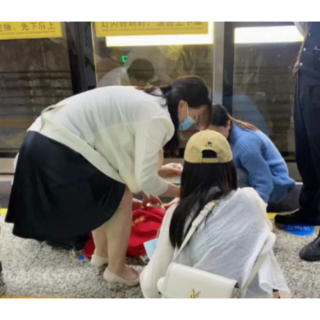 爱尔眼科医护人员出差偶遇幼童昏厥 紧急施救诠释医者仁心