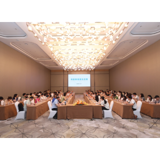 全国媒体时评员参观团走进爱尔眼科 实地探寻企业高质量发展密码