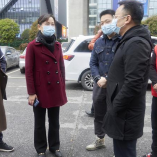 长沙市雨花区委书记刘素月深入一线督导核酸检测扩面筛查、“双向排查”等疫情防控工作