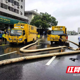 应对强降雨 芙蓉市政全力排渍保安全