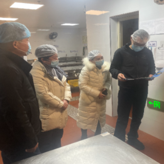 东岸街道护航开学季 织密校园食品安全网