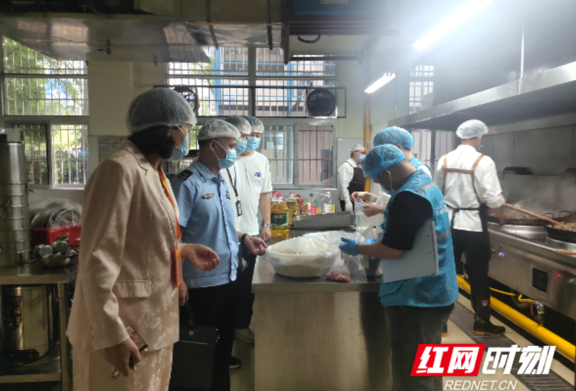 严检细查常监管  “食”刻守护校园安全