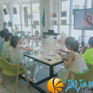 梅溪湖街道云溪湾社区开展“非遗拉布布泥塑创作”活动