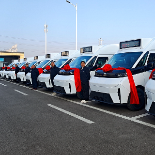 视频丨湘潭百台新能源公交暖心启程 “大搭小”模式让出行更智慧