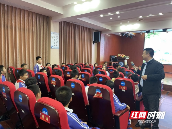 开展公益普法 湖南众擎律师事务所在行动