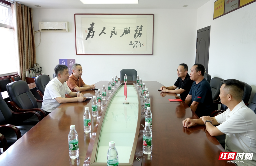 致敬老兵丨湘潭市领导袁新天率队开展“八一”走访慰问活动