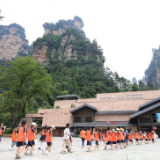 为家乡代言助力文旅复苏 千名学生走进张家界武陵源研学实践