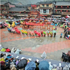 春节小观察⑤丨风雨难挡出游热 假期第五天湖南人气“热辣滚烫”