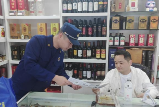 潮宗消防暖民心 守好沿街商铺“防火线”