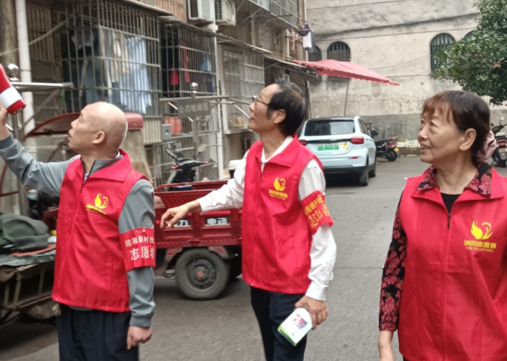 志愿不停步 社区贴心人