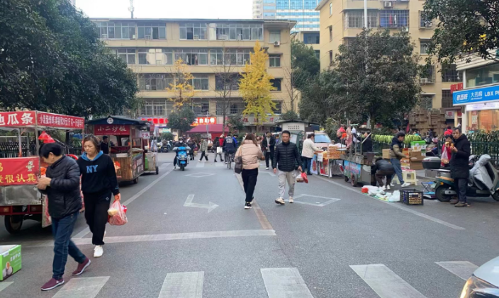 农贸市场“焕新颜”，社区里吹来“文明风”