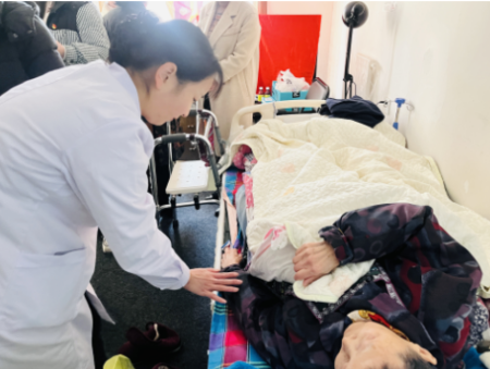 立足岗位服务群众 承诺践诺温暖民心