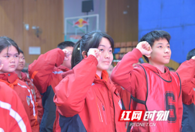 “雷小锋”能做的60件小事 这所学校的孩子这样追“锋”