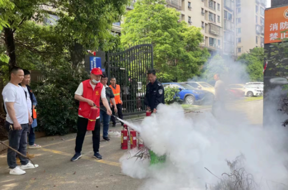 多措并举打出优化营商环境“组合拳”