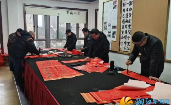 八方社区：墨笔迎春龙腾瑞气和合送福