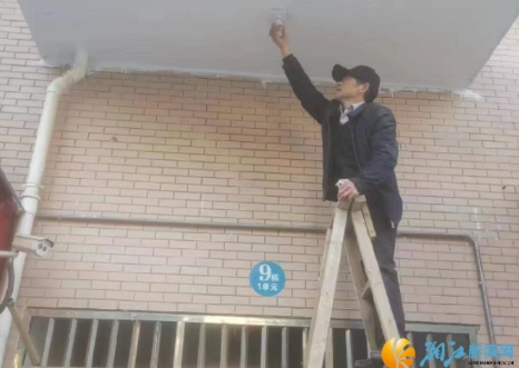 府后路社区：积极检修路灯维护 提升社区亮化环境