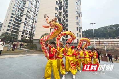 雨花元宵“热辣滚烫”，政企联动送福到家