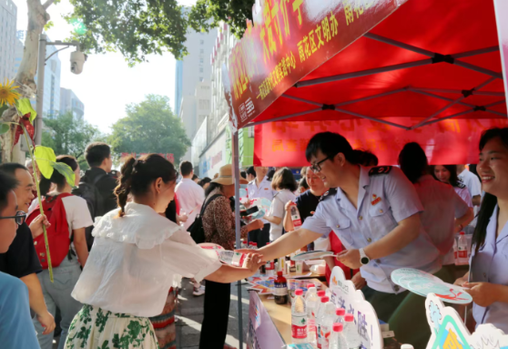 税心护航十一载 助力学子破浪行