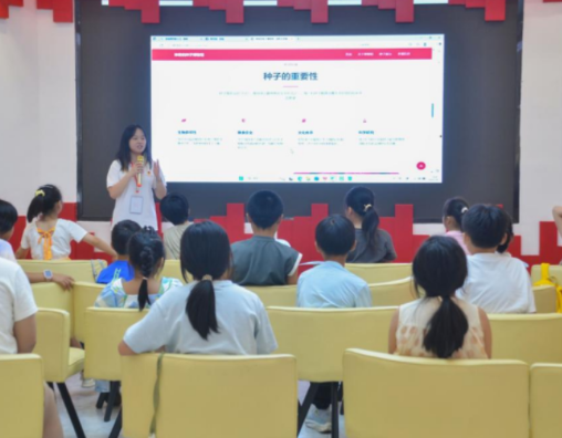 搭建“数字桥梁”，长沙商贸旅游职院学子用AI启蒙点亮童心