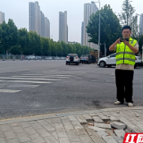 长沙数字城管采集员用脚步丈量街巷，以 “汗水” 守护节日烟火气