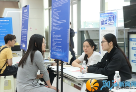 1200+岗位！湘江新区举办民营企业服务月专场招聘会
