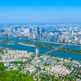 何朝晖暗访端午假期城市运行安全和城市管理工作
