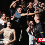 斯诺克长沙大师挑战赛：“囧哥”暴力清台引爆现场，“萝卜”速胜“小特”